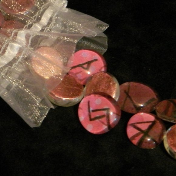 Enchantling Runes - Picture 1 of 11